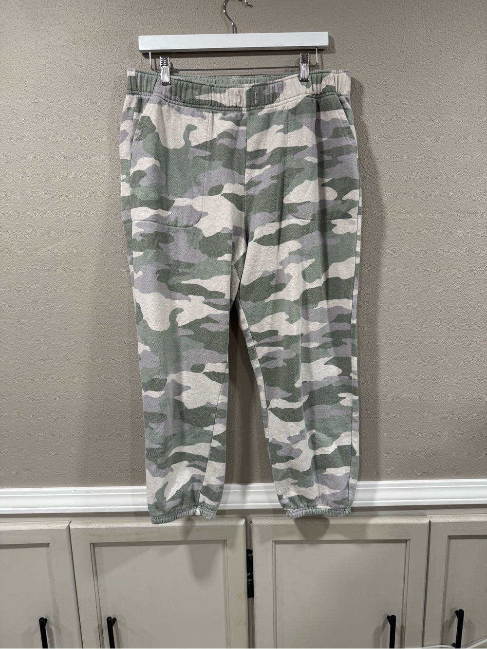 Aerie Camo Joggers - Picture 2 of 4